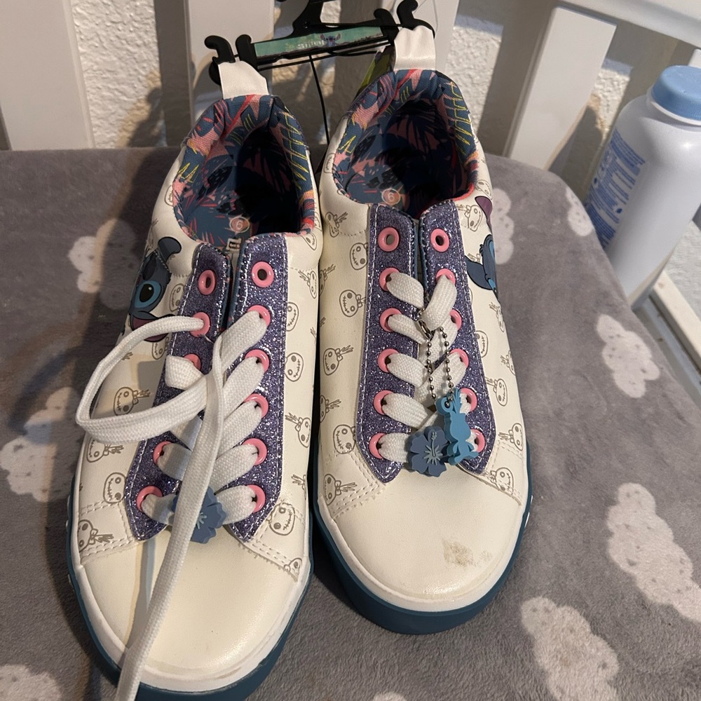 Disney Kids Shoes with Stitch Design - White and Blue - Picture 2 of 3